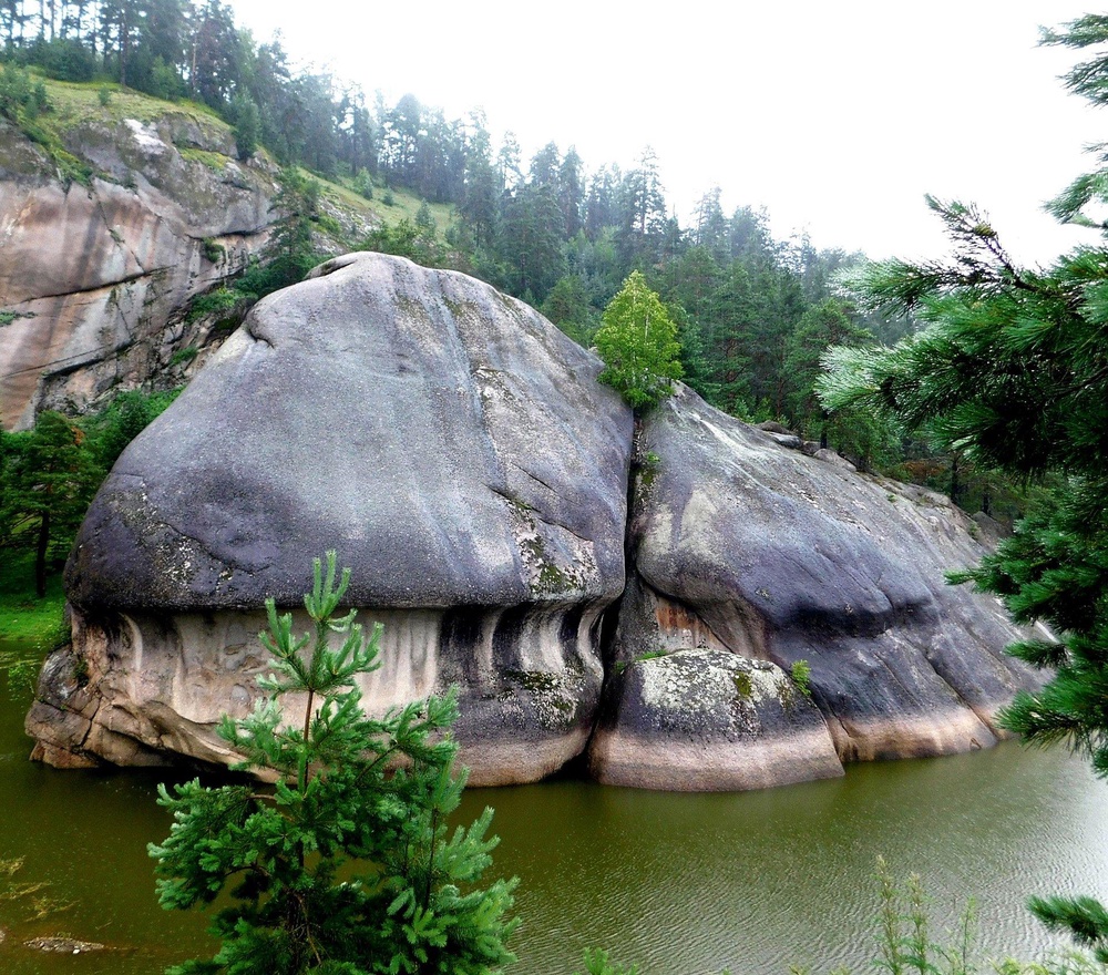 Знаменитое туристическое место "Голова кита"