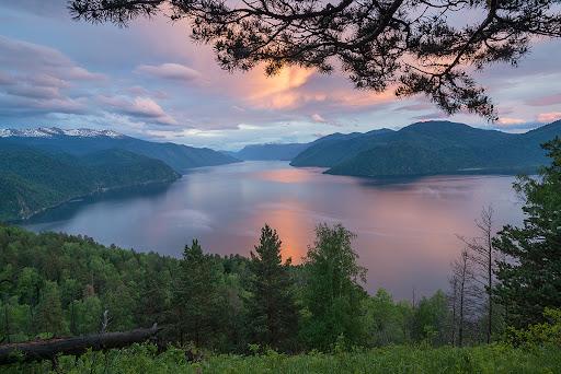 Знаменитое туристическое место "Голова кита"